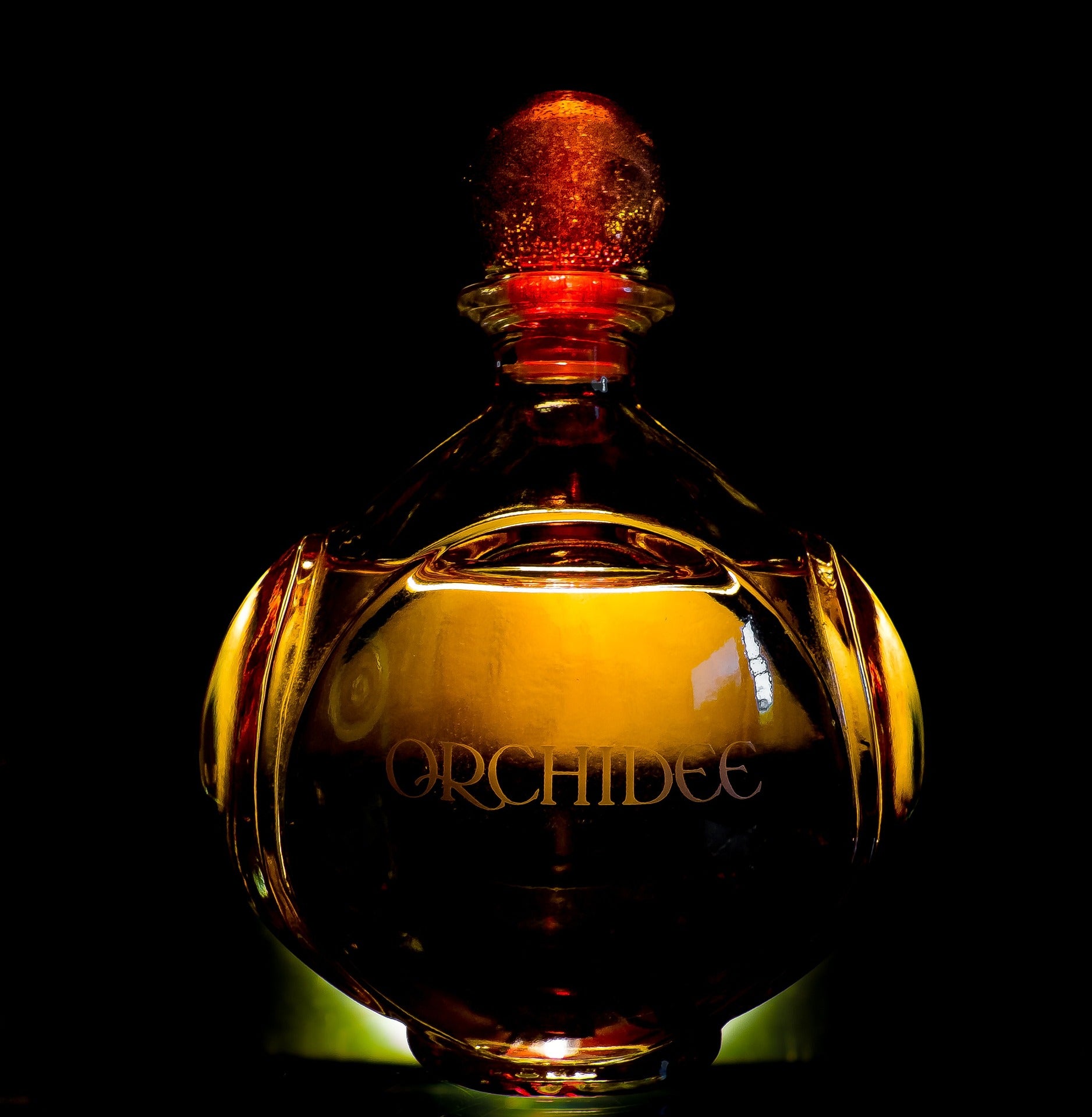 Are Fake Colognes the Same as Replica Colognes?